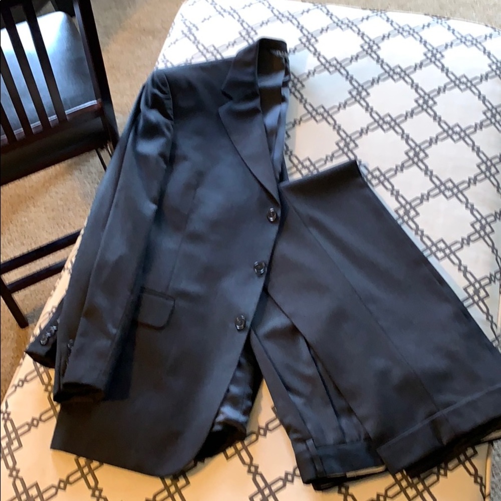 Jos. A. Banks Wool Suit 40 R - Charcoal.